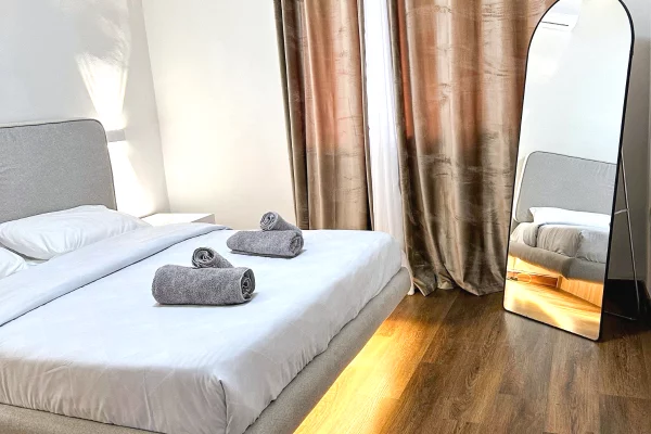 Shtepi me qera 2+1 ne Tirane - 70,000 Leke