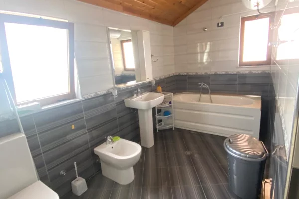 Penthouse (panoramic top floor) for rent in Tirana 1+1, Furnished