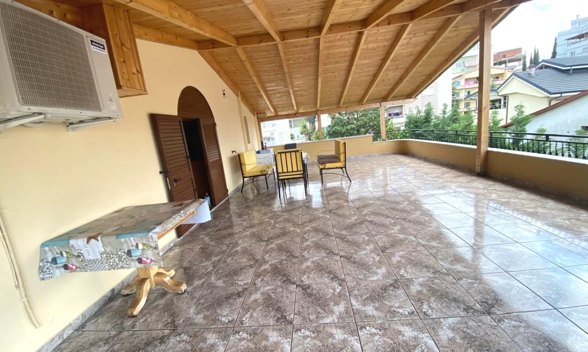 Penthouse (panoramic top floor) for rent in Tirana 1+1, Furnished