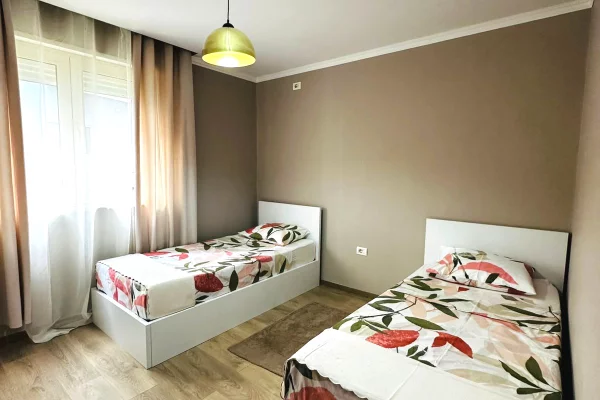 Shtepi me qera Apartament ne Tirane, 2+1, Mobilimi E mobiluar, Pagesa 70,000  Leke.