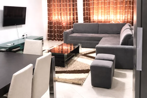 Shtepi me qera 2+1 ne Tirane - 50,000 Leke