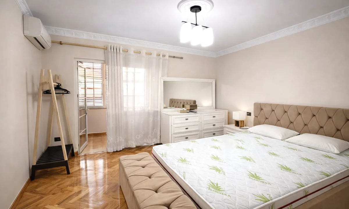 Shtepi me qera Apartament ne Tirane, 2+1, Mobilimi E mobiluar, Pagesa 650  Euro.