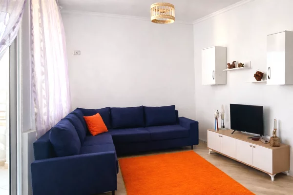 Shtepi me qera Apartament ne Tirane, 1+1, Mobilimi E mobiluar, Pagesa 40,000  Leke.