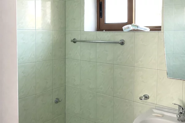 Shtepi me qera Apartament ne Tirane, 1+1, Mobilimi E mobiluar, Pagesa 25,000  Leke.