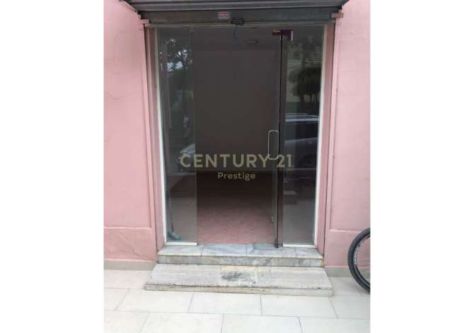 Ambient biznesi me qera 3+1 ne Tirane - 180 Euro