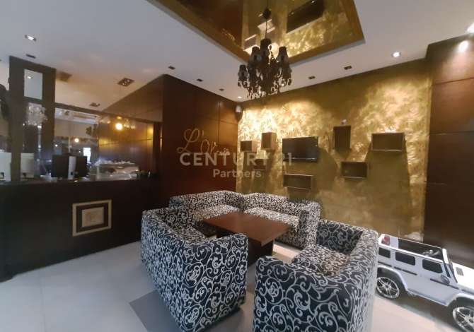 JAPIM ME QIRA BAR-KAFE NE YZBERISHT