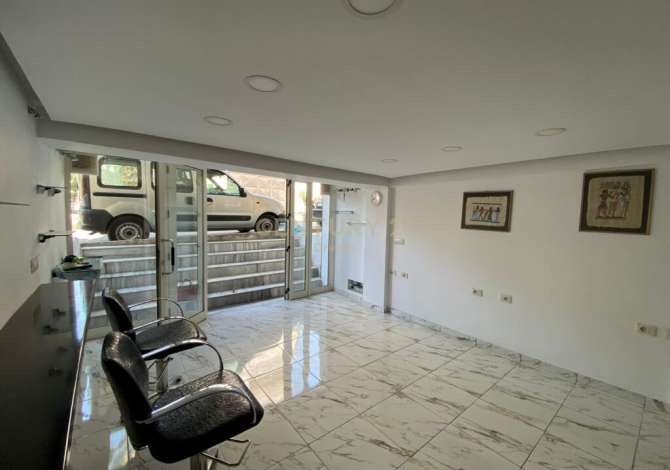 Shitet Dyqan ne Porcelan