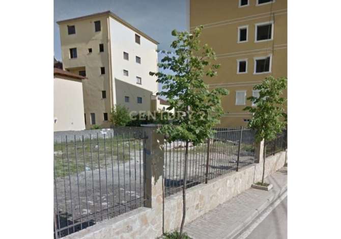 Truall ose Toke  ne Tirane - 140,000 Euro