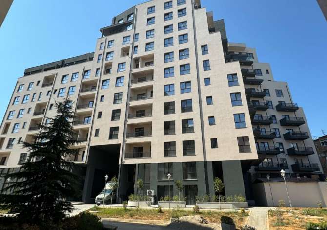 Zyre per qera te Pazari i Ri