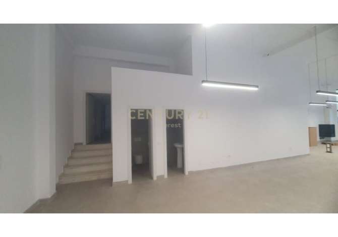 PRANE QENDRES, JAPIM ME QIRA AMBIENT KOMERCIAL OPEN SPACE