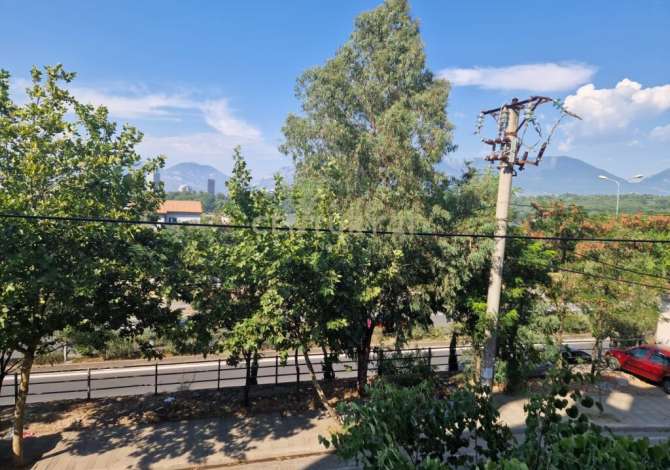 Ambient biznesi me qera 3+1 ne Tirane - 800 Euro