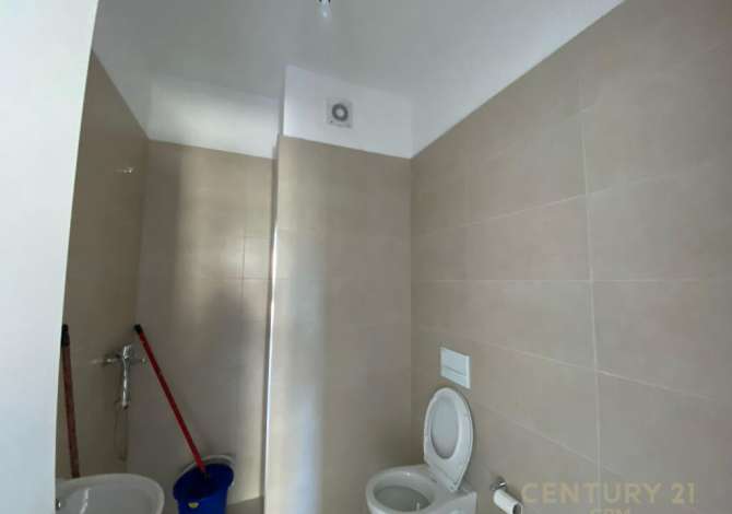 Ambient me qera per zyra 2+1+2 Kompleksi Olimpik