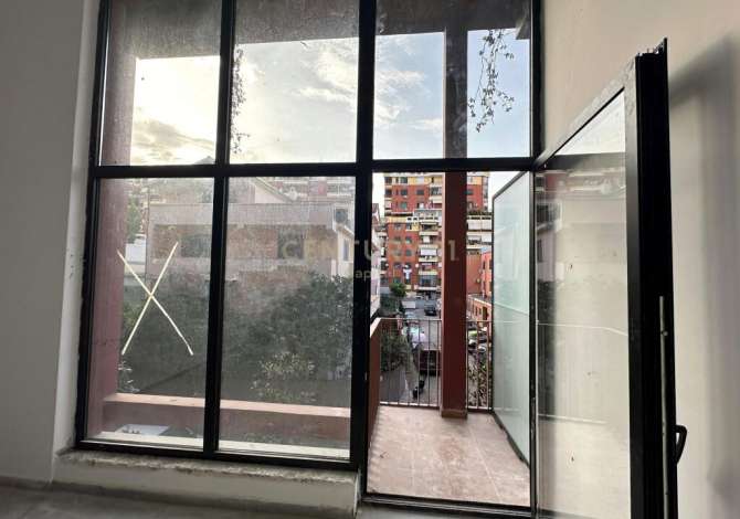 Ambient biznesi me qera 3+1 ne Tirane - 1,100 Euro