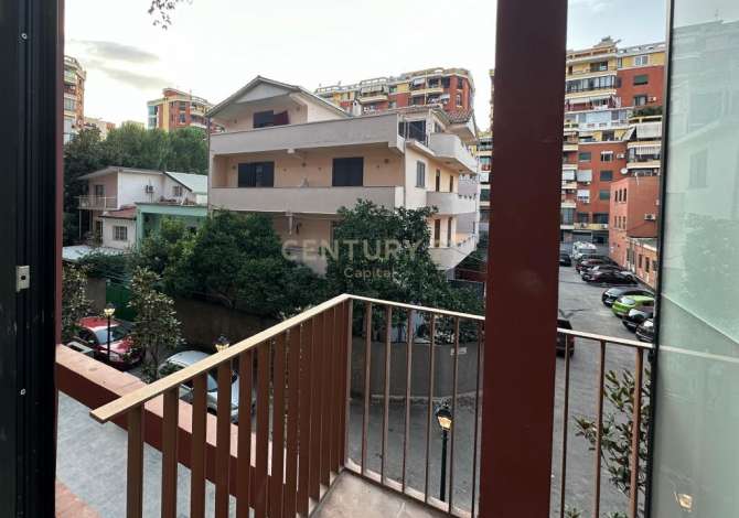 Jepet me qera zyre, brenda qendres tregtare Tirana Garden Building , rruga e Kavajes