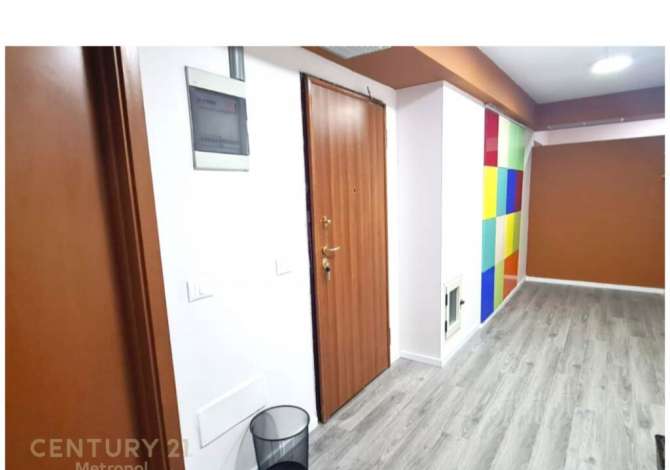 ZYRE ME QIRA PRANE SHKOLLES PETRO NINI