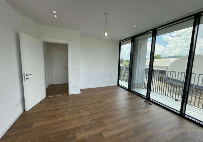 Ambient biznesi me qera 3+1 ne Tirane - 1,300 Euro