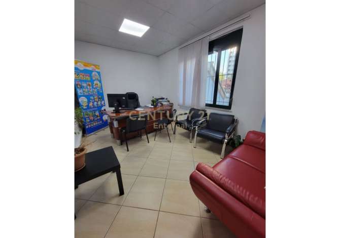 Ambient biznesi me qera 3+1 ne Tirane - 1,200 Euro