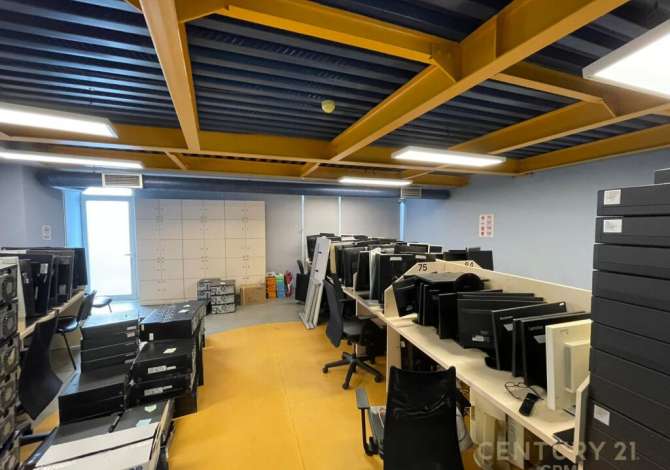 Ambient biznesi me qera 3+1 ne Tirane - 6,500 Euro
