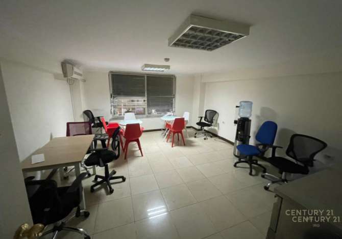 Ambient biznesi me qera 3+1 ne Tirane - 3,500 Euro