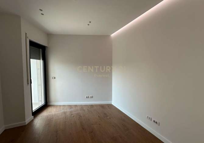 QENDER, PALLATI MOXART - JAPIM ME QIRA AMBIENT PER ZYRA + POST PARKIMI