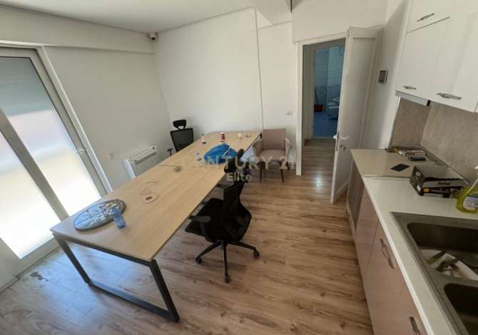 Ambient biznesi me qera 3+1 ne Tirane - 720 Euro