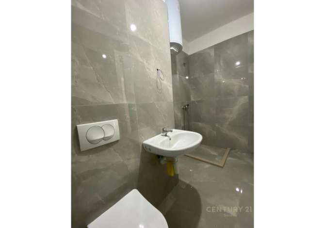 APARTAMENT 2+1 ME POST PARKIMI PER ZYRA PRANE RRUGES SE KAVAJES