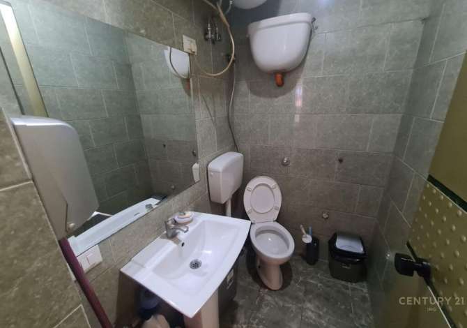 BAR-KAFE ME QIRA TEK KOMUNEN E PARISIT!