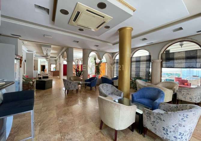 JAPIM ME QIRA BAR-RESTORANT NE DON BOSKO BUZE RRUGE KRYESORE