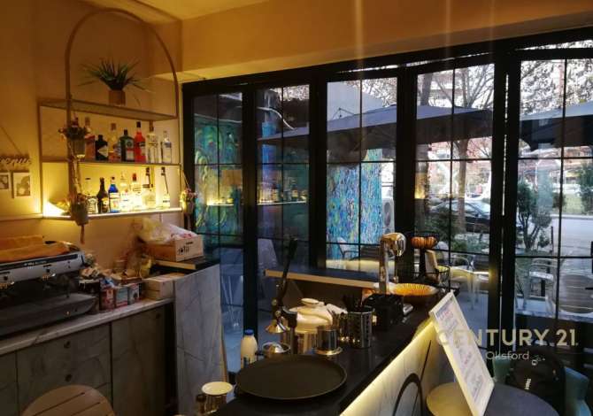 Ambient biznesi me qera 2+1 ne Tirane - 1,500 Euro
