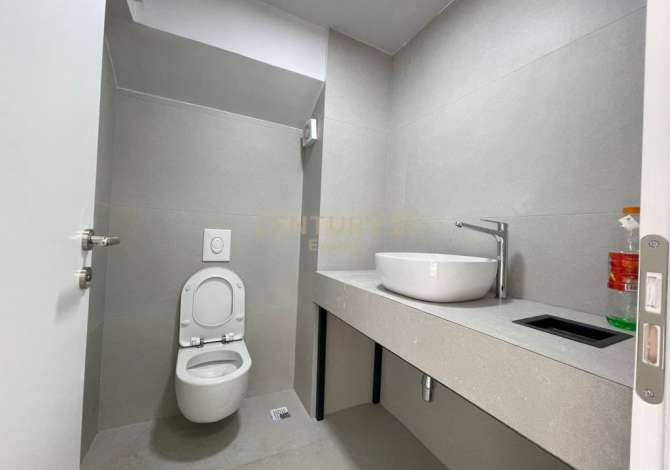 JAPIM ME QIRA AMBJENT KOMERCIAL NE ZONEN E XIBRAKUT