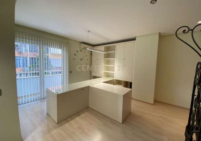 Ambient biznesi me qera 3+1 ne Tirane - 900 Euro