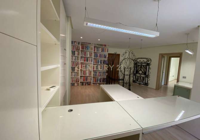 Ambient biznesi me qera 3+1 ne Tirane - 900 Euro