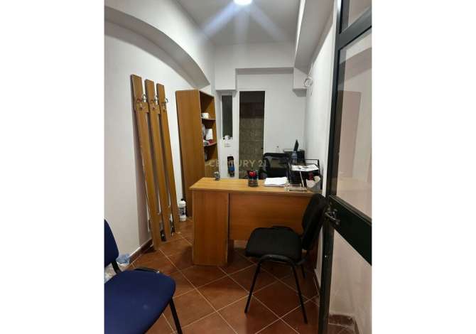 Ambient biznesi me qera 3+1 ne Tirane - 300 Euro