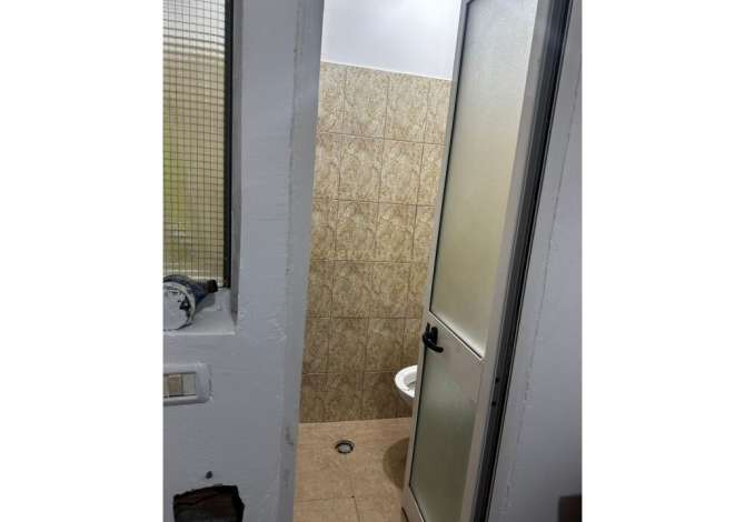 Ambient biznesi me qera 3+1 ne Tirane - 300 Euro