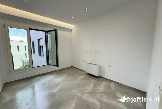 Ambient biznesi me qera 3+1 ne Tirane - 1,600 Euro