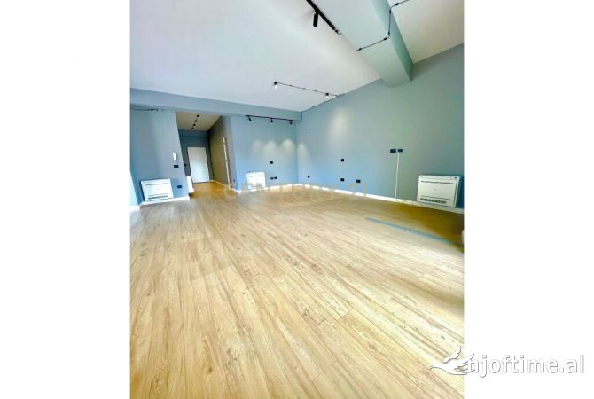 Ambient biznesi me qera 3+1 ne Tirane - 2,300 Euro