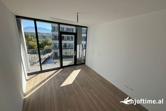 Ambient biznesi me qera 3+1 ne Tirane - 1,400 Euro