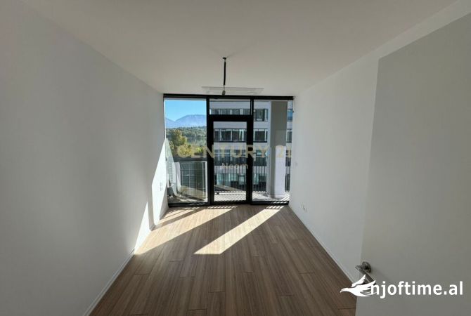 Lake View jepet me qera ambient per zyra