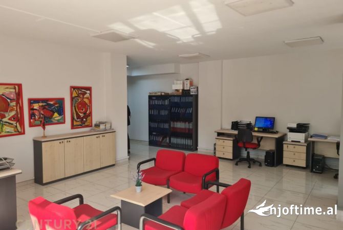 Ambient biznesi me qera 3+1 ne Tirane - 700 Euro