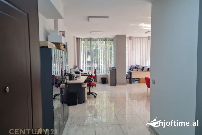 Ambient biznesi me qera 3+1 ne Tirane - 700 Euro