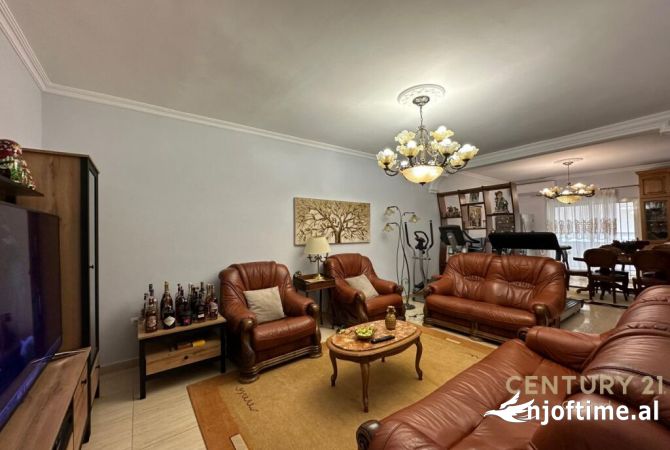 Shtepi me qera 3+1 ne Tirane - 700 Euro