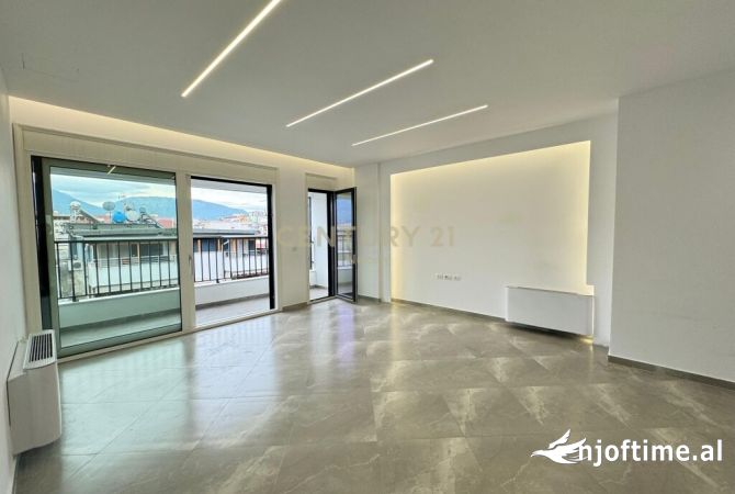 Ambient biznesi me qera 3+1 ne Tirane - 1,600 Euro