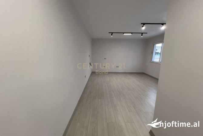 Ambient biznesi me qera 3+1 ne Tirane - 700 Euro
