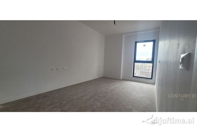 Ambient biznesi me qera 3+1 ne Tirane - 1,300 Euro