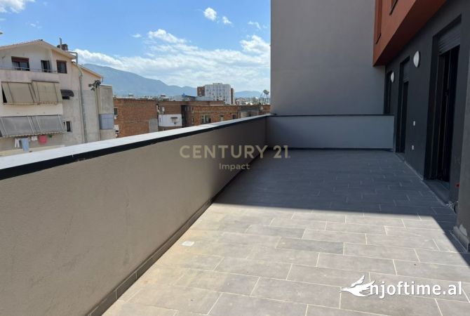 Ambient biznesi me qera 3+1 ne Tirane - 600 Euro