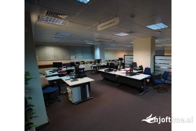 Ambient biznesi me qera 3+1 ne Tirane - 12,000 Euro