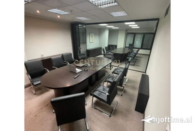 Ambient biznesi me qera 3+1 ne Tirane - 9,300 Euro