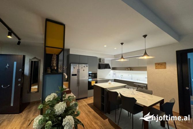 Shtepi me qera 2+1 ne Tirane - 1,700 Euro