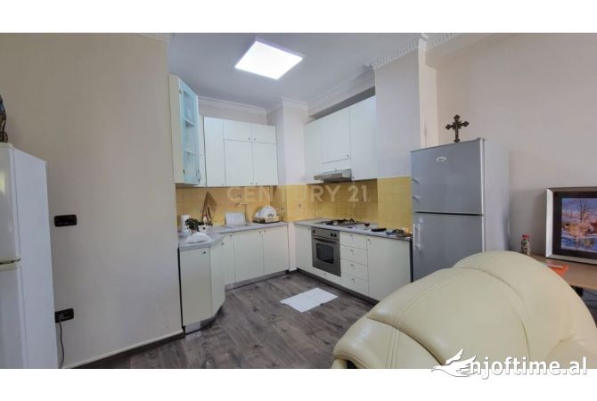 Shtepi me qera 2+1 ne Tirane - 750 Euro
