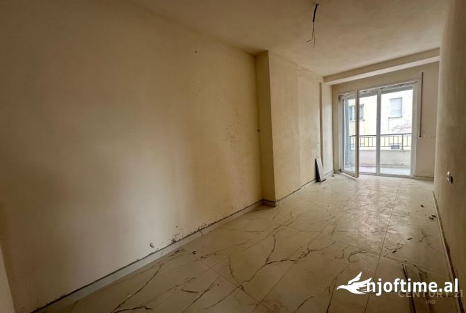 Sheshi Skenderbej jepet me qera ambient per zyre 